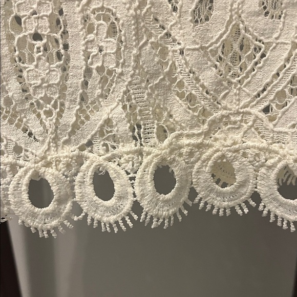 Rain Lace Blouse in Ivory Size M - Picture 6 of 7